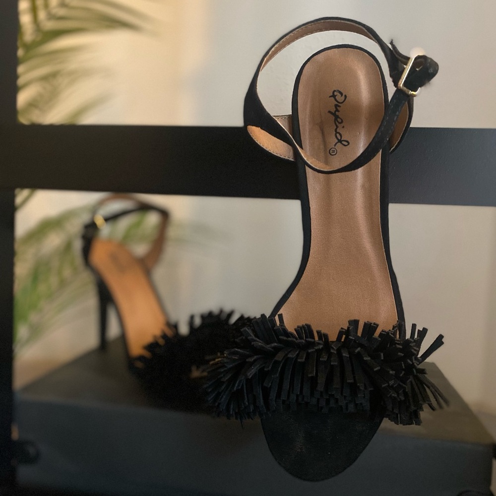 Fringe toe single sole heel